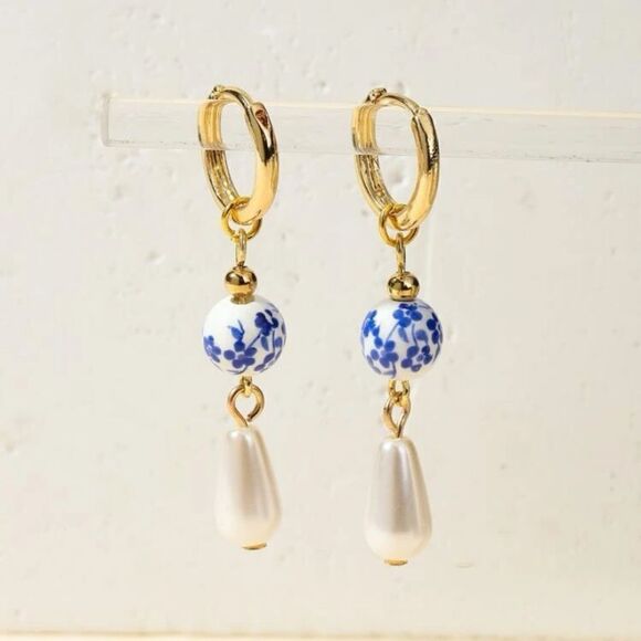 ✨🆕✨ Elegant Chic Gold Blue & White Pearl Water Drop Dangle Earrings✨ - Picture 5 of 9